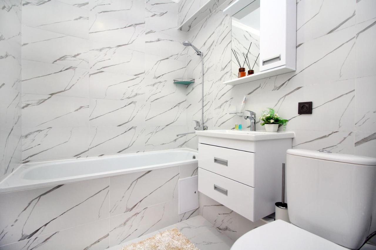 Cozy Studio In The Best Area! 4 Almaty Bagian luar foto